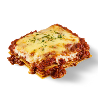 Ein Stück Lasagne mit geschmolzenem Käse und Kräutern garniert.