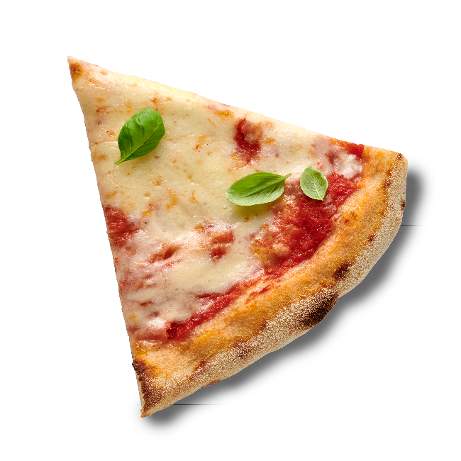 Ein Stück Pizza Margherita mit Tomatensauce, Käse und Basilikumblättern.