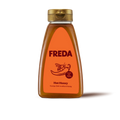 Braune Flasche mit orangem Etikett der Marke "FREDA", beschriftet als "Hot Honey" mit einer Biene und einer Chilischote.